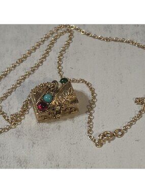 Vtg 70's Avon Queen’s Ransom Treasure Chest Necklace Pendant  Bejeweled Locket
